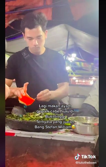 Penjual ayam geprek mirip Stefan William