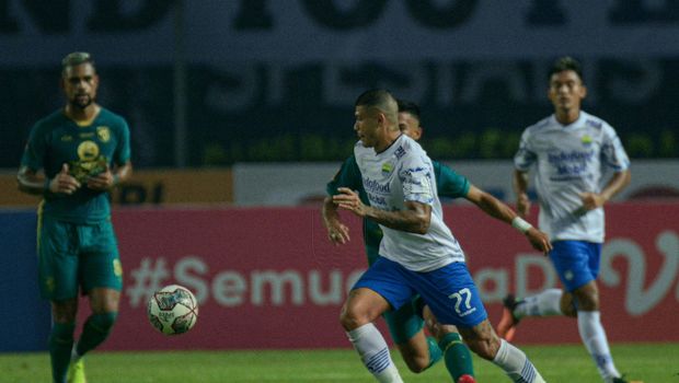 Persib vs Persebaya.