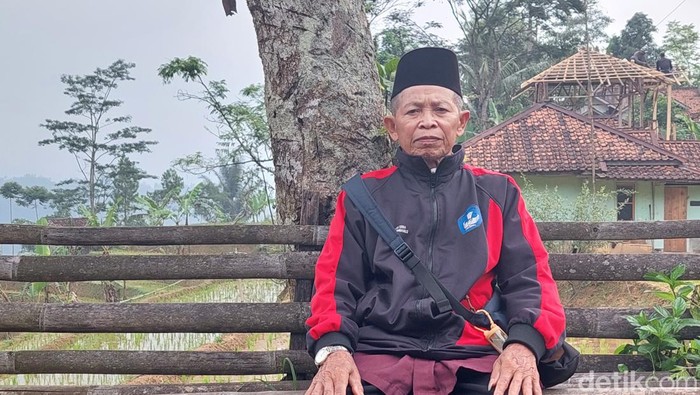 Potret Guru Honorer di Pelosok KBB Berbatasan dengan Cianjur