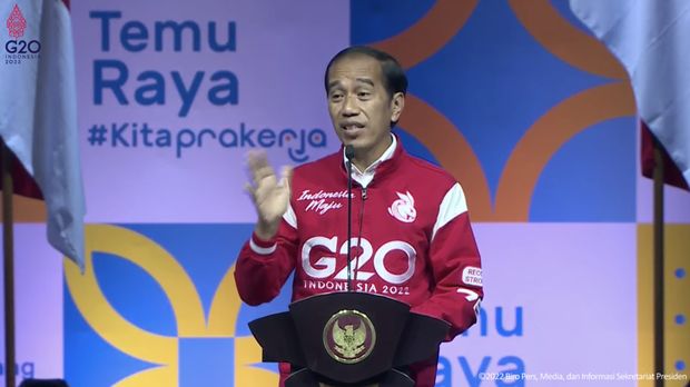 Presiden Joko Widodo Melakukan Silaturahmi dengan Alumni Penerima Kartu Prakerja, Kabupaten Bogor, 17 Juni 2022. (Tangkapan Layar via Youtube Sekretariat Presiden)