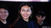 Ratu Felisha pun tak bisa berkata-kata saat melihat dirinya ada di trailer film tersebut. Pool/Noel/detikFoto.