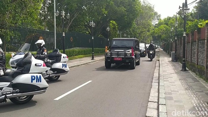 Rombongan Presiden Jerman saat tiba di kompleks Candi Borobudur, Jumat (17/6/2022).
