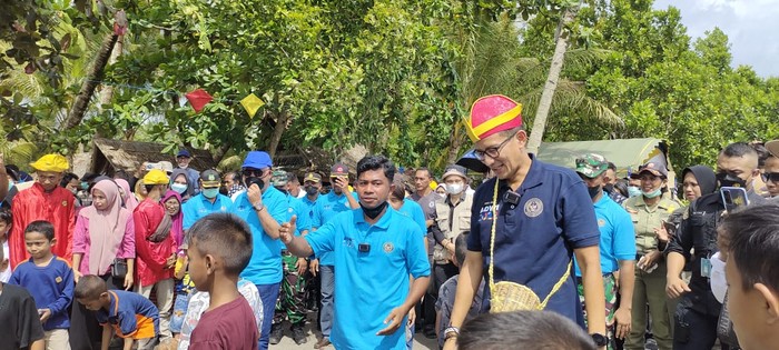 Sandiaga di Desa Lapasi