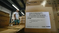 Rusia menghasilkan sekitar 3% dari pendapatan tahunan mewah Italia senilai 97 miliar euro ($ 101 miliar). Angka itu adalah bagian bisnis yang signifikan bagi 80.000 perusahaan kecil dan menengah yang menjadi tulang punggung mode Italia.