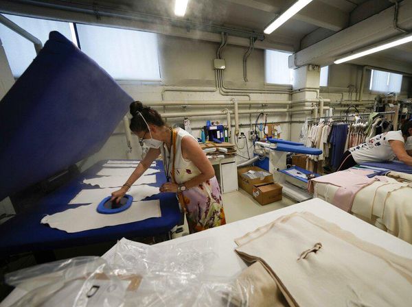 Sanksi Rusia Bikin UKM di Italia Kebanjiran Order, Begini Kesibukannya