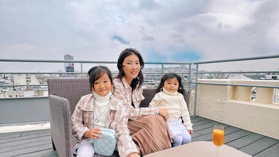 10 Potret Sarwendah yang Hobi Masak dan Mukbang Makanan Korea