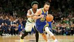 Senyum Lebar Pemain Golden State Warriors Sabet Juara NBA 2022