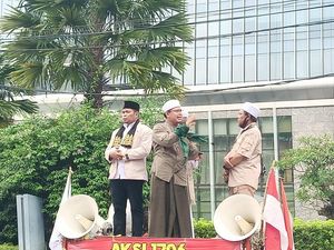Menantu Habib Rizieq: Ada yang Nyinyir Bilang Ngapain Demo Mulu