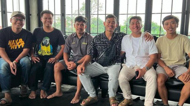 tanboy kun dan irfan hakim akhirnya bertemu dan damai.