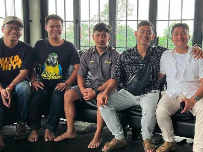 tanboy kun dan irfan hakim akhirnya bertemu dan damai.