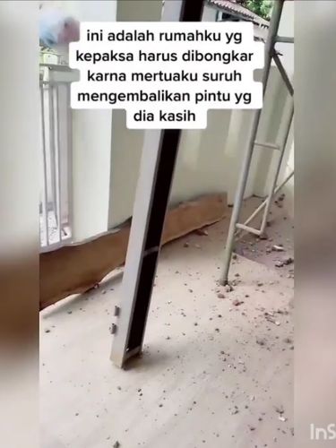 Unggahan viral menantu curhat mertua minta pintu rumah dikembalikan jadi sorotan warganet.