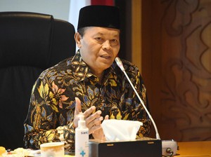 Bahas Tambahan Kuota Haji dengan Menag, HNW Minta Lansia Diprioritaskan