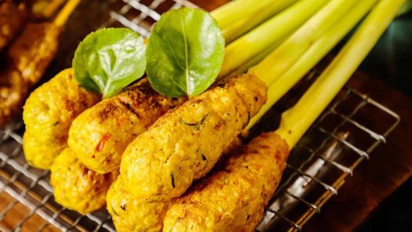 10 Resep Masakan Bali Populer, Ayam Betutu hingga Sate Lilit