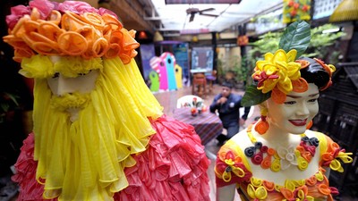 Anti Maintstream! Selain Jual Makanan, Resto Ini Juga Beri Edukasi Seks Loh