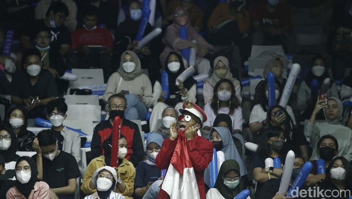 Sejumlah badminton lovers memadati Istora Senayan, Jakarta. Mereka untuk menyaksika langsung idolanya bertanding di ajang Indonesia Open 2022, Sabtu (18/6/2022).
