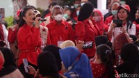 Krisdayanti turut hadir dan menyanyikan sejumlah lagu dalam acara ini.