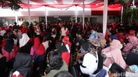 Acara ini dihadiri puluhan ibu-ibu.