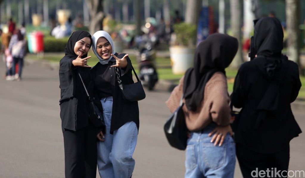 Monas Buka Lagi Pengunjung Kembali Ramai