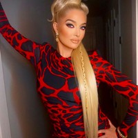 Seperti dikutip dari berbagai sumber, bintang reality show The Real Housewives of Beverly Hills itu hartanya kini sekitar US$ 5 juta atau sekitar Rp 74 miliar. Foto: dok. Instagram/@theprettymess