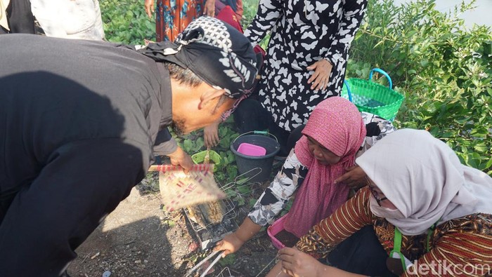 Festival Apitan di DemaFestival Apitan perdana Desa Tambakbulusan Demak digelar meriah, Sabtu (18/6/2022).