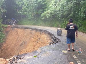 Akses Terputus, Perbaikan Jalan Cianjur Selatan Terganggu