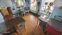 Ini juga merupakan tempat duduk yang terinspirasi oleh Alice in Wonderland. Cocok untuk menjadi tempat kencan ya. Foto: onlyinyourstate.com