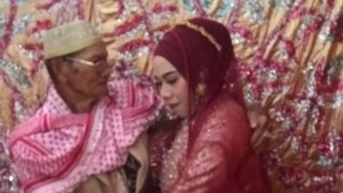 Kakek usia 90 tahun di Sultra menikahi wanita 28 tahun mantan kakak iparnya (Dok. Istimewa).