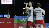 Yuta/Arisa tidak terbendung di game ketiga, lalu unggul 8-1 dengan ritme permainan yang sempurna. Hasilnya, pasangan Jepang itu pun unggul jauh di interval dengan skor 11-2.