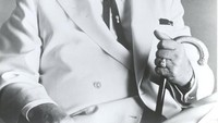 Inilah Harland Sanders pendiri sekaligus sosok yang menjadi ikon KFC di dunia yang telah mengembangkan resep rahasia sejak tahun 1940. Foto: onlyinyourstate.com