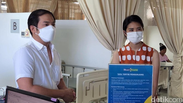 (ki-ka): dr dr Amink Zuwanda Then dan Caroline Riady, Wakil Dirut Siloam Hospitals.