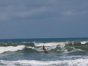 Snapshots: Kompetisi Surfing Nasional di Pantai Parangtritis