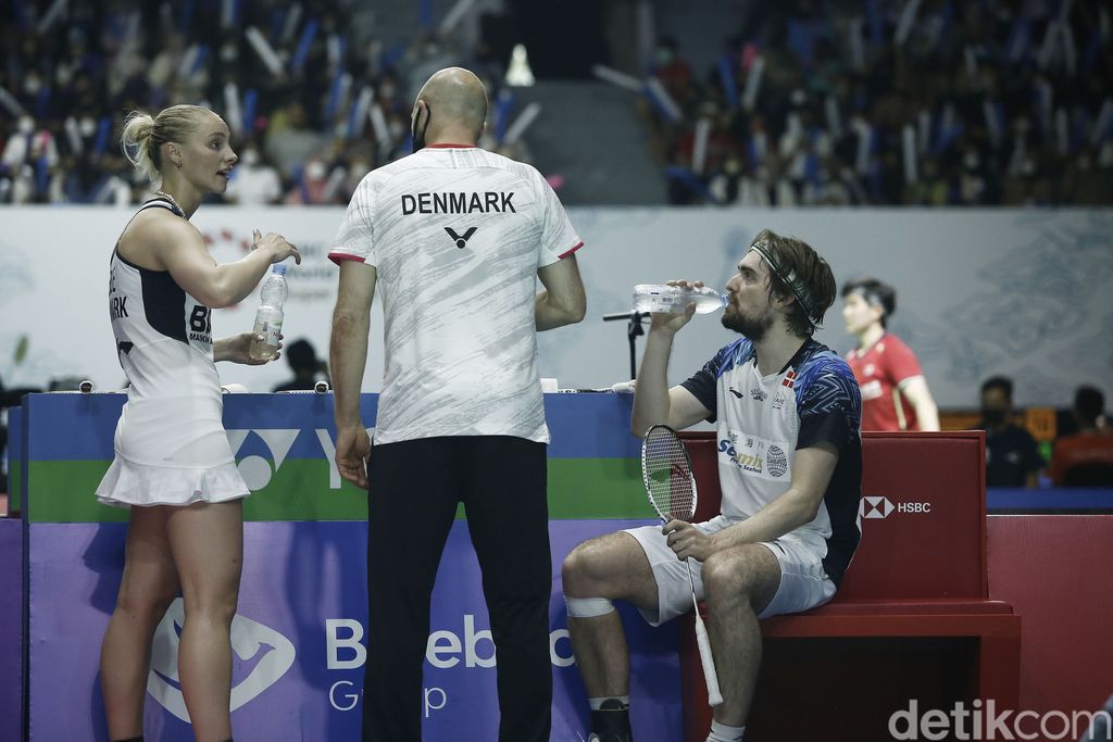 Mathias Christiansen/Alexandra Bøje kalah dari Zheng Siwei/Huang Yaqiong di perempatfinal Indonesia Open 2022.
