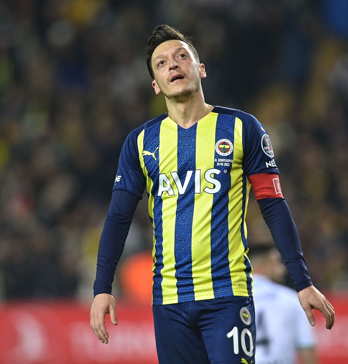 ISTANBUL, TURKEY - MARCH 20: Mesut Ozil of Fenerbahce during the Turkish Super League football match between Fenerbahce and Konyaspor at Sukru Saracoglu Ulker Stadium on March 20, 2022 in Istanbul, Turkey. (Photo by Seskim Photo/MB Media/Getty Images)