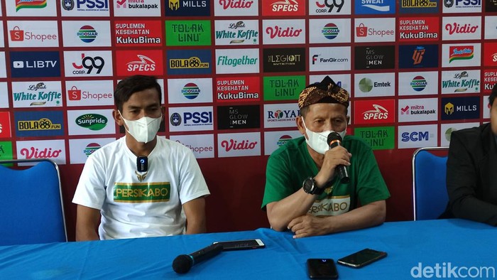 Pelatih persikabo 1073 Djajang Nurjaman
