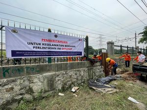 KAI Daop 1 Jakarta Tutup 6 Perlintasan Liar Rawan Kecelakaan