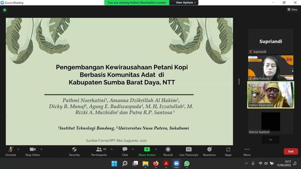 Presentasi di Seminar Nasional SENMABIS ke-2 2022 tentang kopi Sumba, dari hasil kunjungan ke lapangan 16-21 Mei 2022.