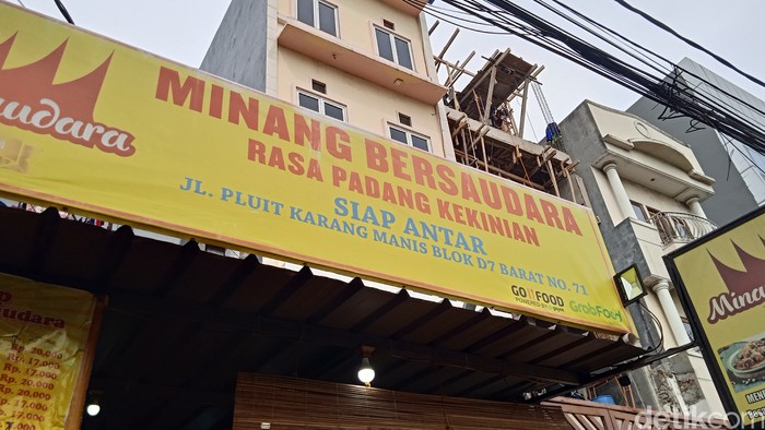RM Minang Bersaudara Lamak Bana! Gulai Ikan Kakap dan Rendang Empuk di Dekat Halte Pasar Muara Karang