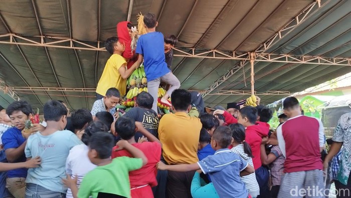 Sedekah Bumi Desa Kadanyang, Kebomas. Gresik
