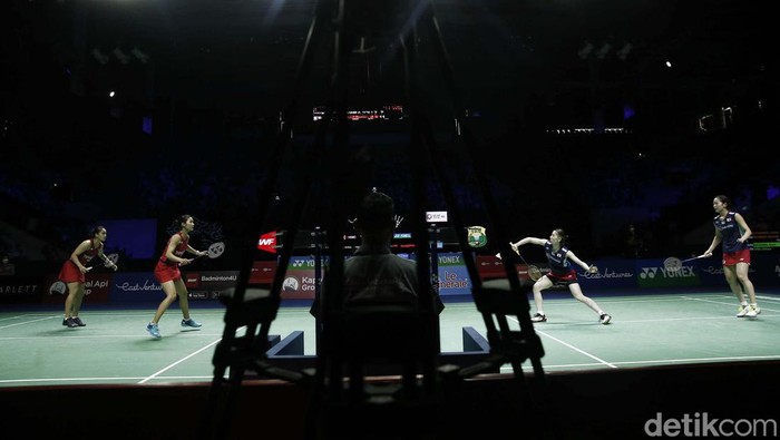Senyum Ceria Ganda Putri Jepang Usai Tembus Final Indonesia Open Ganda putri Jepang Nami Matsuyama/Chiharu Shida menang atas ganda Thailand dalam partai semifinal Indonesia Open 2022. Mereka pun melaju ke final.