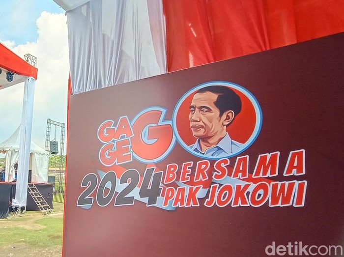 Silaturahmi Relawan Jokowi Plat K bakal digelar di Stadion Kamal Junaidi, Minggu (19/6/2022). Presiden Jokowi diagendakan menghadiri acara silaturahmi relawan ini.