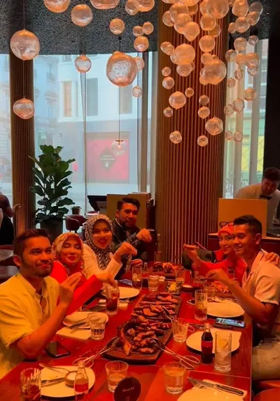 Steaknya Ditaburi Garam oleh Salt Bae, Pengunjung Ini Habiskan Rp 33,7 Juta!