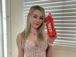 Lisa, Gamer Bule Jelita yang Cinta Banget Pada Suami Korea