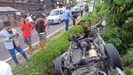 Foto-foto Kecelakaan Maut Bus Tabrak Belasan Kendaraan di Tabanan