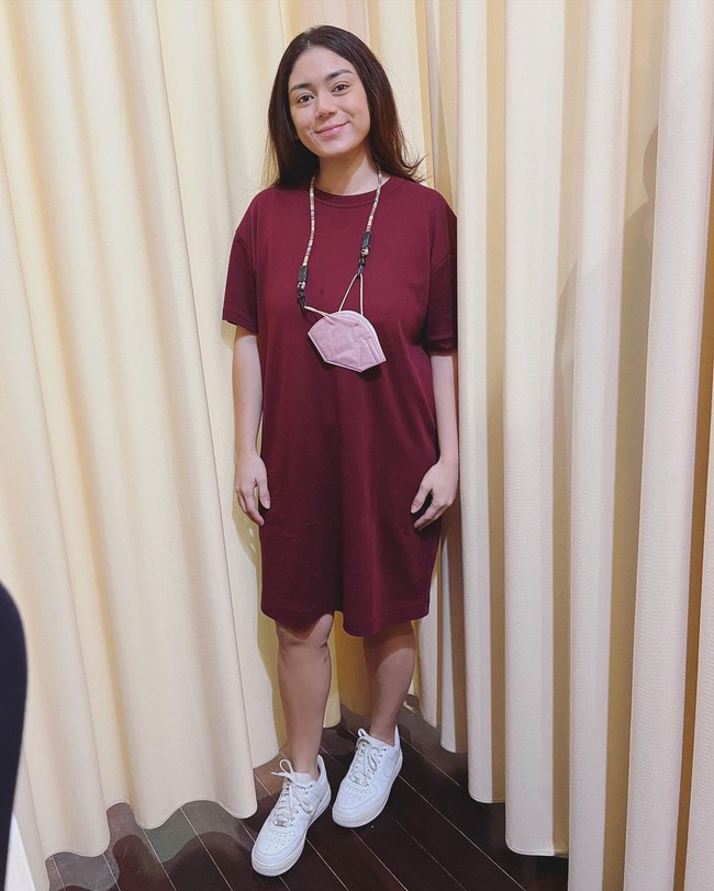 Thalita Latief ternyata mengalami kenaikan berat badan karena kondisi kesehatan. Sempat mendapat banyak komentar negatif, untungnya Thalita tidak ambil pusing atau menyerah dengan keadaan dan kini bisa kembali ke berat idealnya.Foto: Instagram Thalita Latief