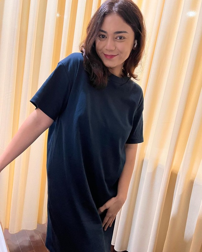 Siapa yg habis melahirkan mau turunin berat badan ideal susahnya setengah mati krn ternyata ada problem kesehatan??? Sayaaaa!!!!Siapa yg pernah dikatain dan dihina karena alami kenaikan berat badan yg disebabkan oleh perubahan tidak seimbangnya hormon didalam tubuh??? Sayaaa!!!!!Foto: Instagram Thalita Latief