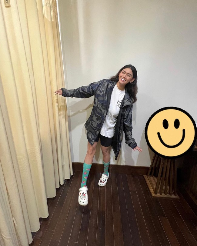 Thalita baru-baru ini datang untuk konsul dengan seorang dokter gizi langganan artis. Sukses dengan program pemangkasan bobot tubuhnya,  wanita 33 tahun tersebut mengaku senang bisa kembali jadi gadis. Setiap datang pasti ada progress yg positive. Huhuuuuuuyyyy. Semangat menjadi gadis kembali, tulisnya.Foto: Instagram Thalita Latief