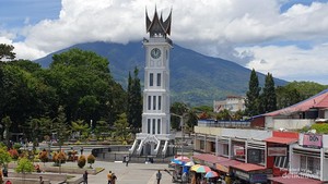 3 Spot Asyik Nikmati Jam Gadang di Bukittinggi, Sudah Tahu?