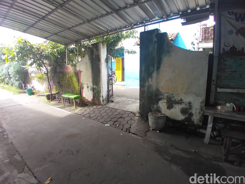 Akses masuk ke kawasan Baluwarti, Keraton Kasunanan Surakarta, Minggu (19/6/2022).