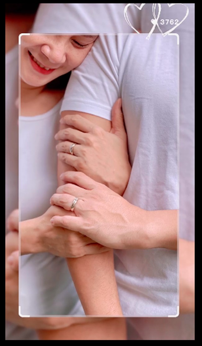 Terima kasih karena kamu sudah memberikan kehidupan yg sangat indah untuk aku, selalu ada buat aku, kita senang , susah, ketawa, marahan, baikan, becanda.. Semoga kita selalu bisa menjaga hati, cinta dan kasih sayang kita. Bisa selalu bahu membahu menghadapi segala hujan dan badai. You’ll never be my bestfriend, forever you will be my lover, begitu keterangan dalam video di Instagramnya. Foto: dok. Instagram