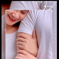 Terima kasih karena kamu sudah memberikan kehidupan yg sangat indah untuk aku, selalu ada buat aku, kita senang , susah, ketawa, marahan, baikan, becanda.. Semoga kita selalu bisa menjaga hati, cinta dan kasih sayang kita. Bisa selalu bahu membahu menghadapi segala hujan dan badai. You’ll never be my bestfriend, forever you will be my lover, begitu keterangan dalam video di Instagramnya. Foto: dok. Instagram